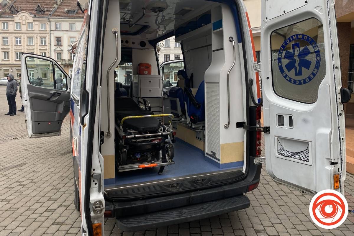 Реанімобіль для 10 ОГШБ: новий помічник відправився на передову 1