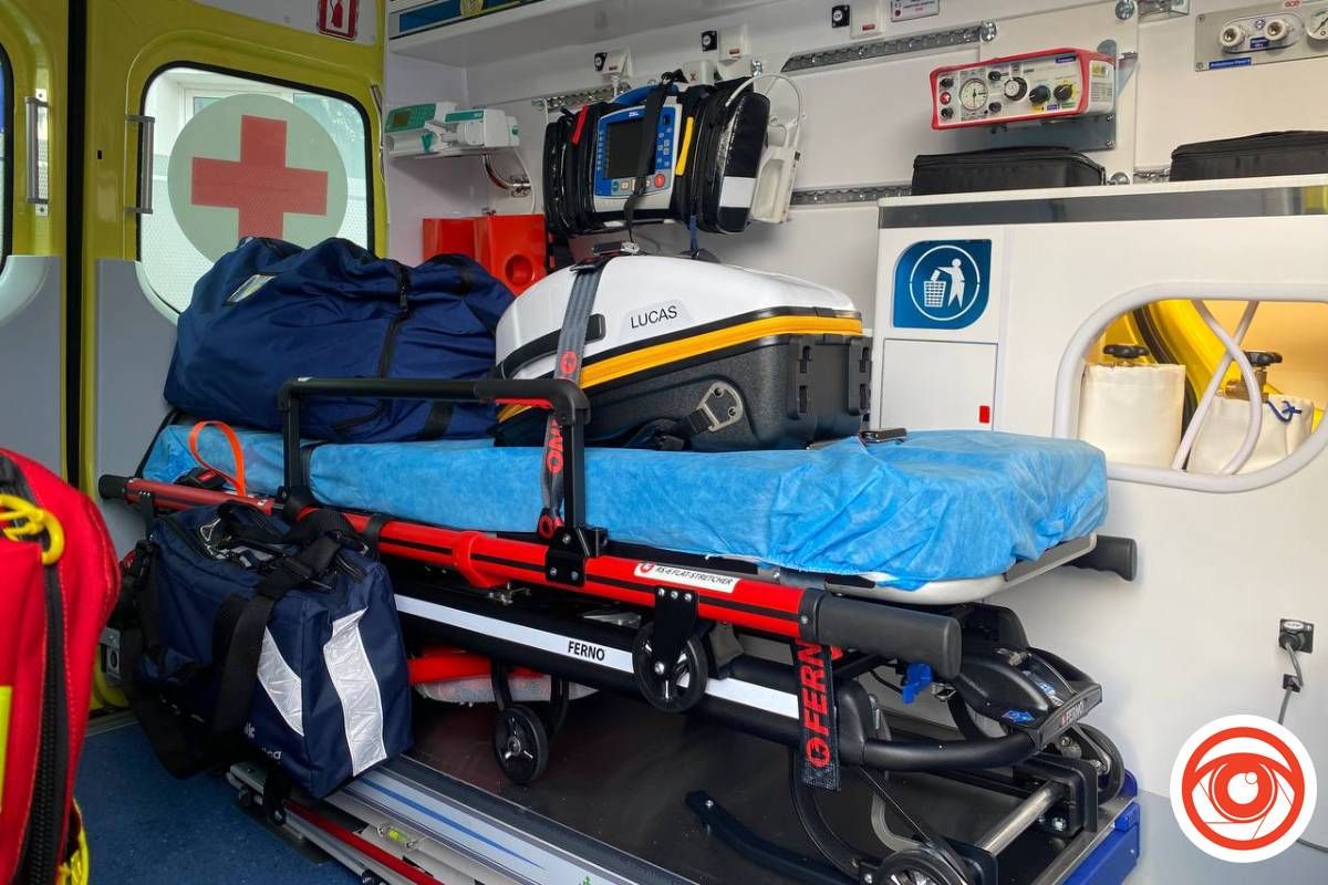 Автомобіль для екстреної медичної допомоги отримало Прикарпаття 1