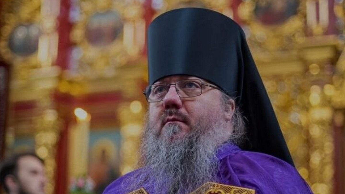 Скандальний єпископ УПЦ мП буде судитися через фото з напівоголеним 17-річним хористом