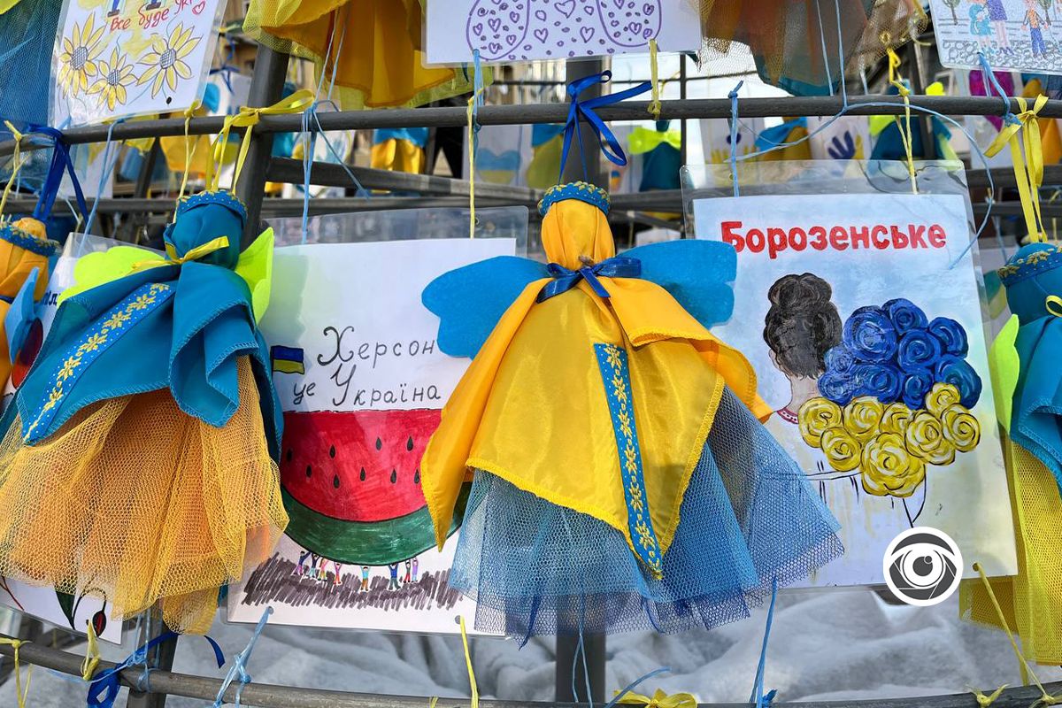 Ялинка Перемоги: у Франківську встановлюють особливе новорічне дерево