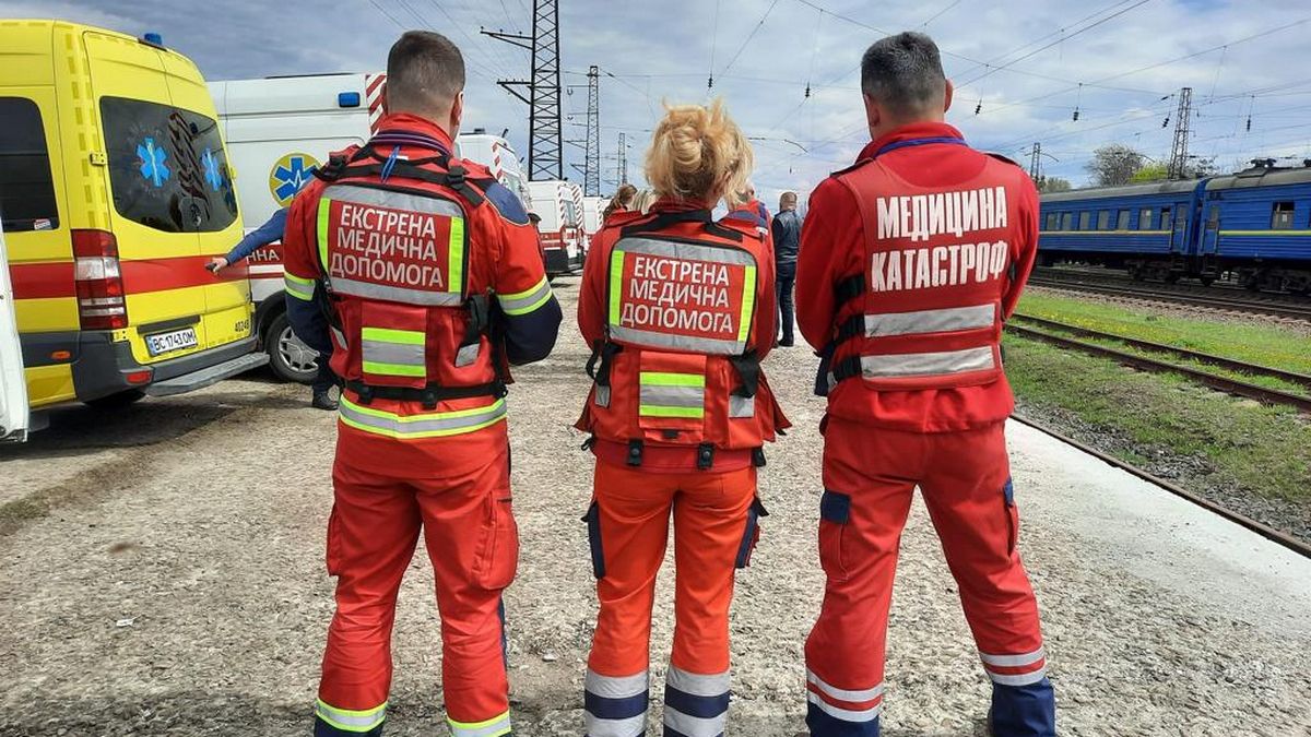 Якщо не працюватимуть мережі, медики готуються використовувати радіозв’язок