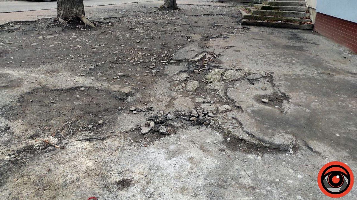 У Коломиї заплатили за тротуар, а зробили стоянку за майже 195 тис грн 4
