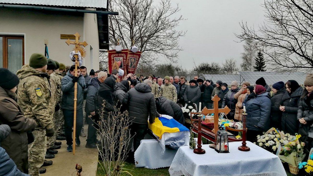 У Княждворі попрощалася із загиблим захисником Любомиром Карп'юком