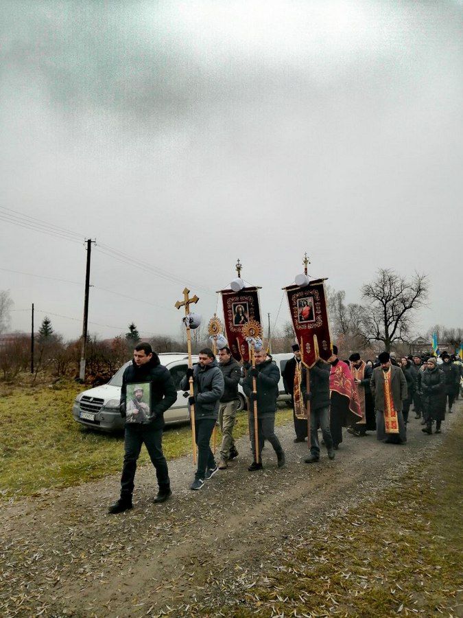 У Княждворі попрощалася із загиблим захисником Любомиром Карп'юком 6