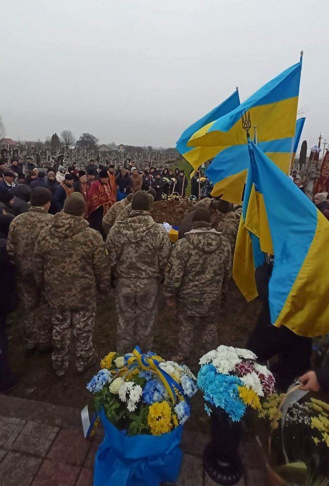 У Княждворі попрощалася із загиблим захисником Любомиром Карп'юком 7