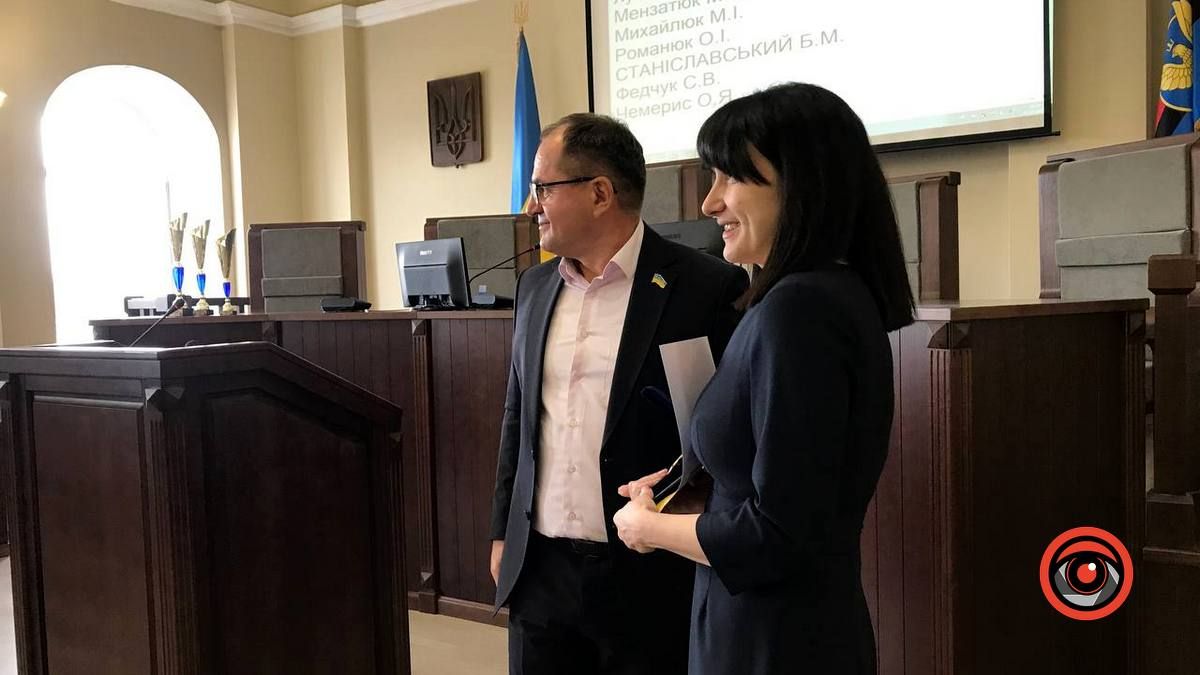 На сесії міської ради керівництво ратуші отримало нагороди 12