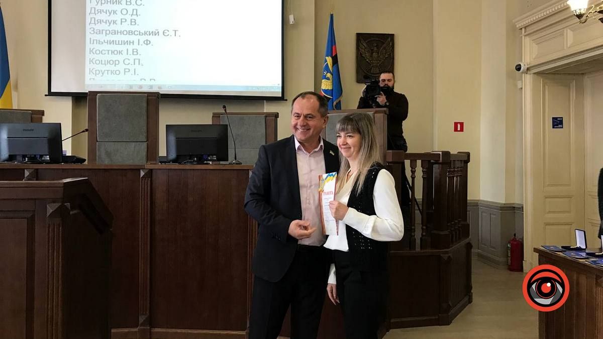 На сесії міської ради керівництво ратуші отримало нагороди 11
