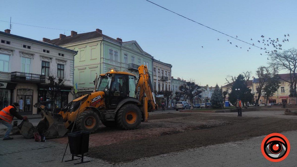 Все рівно: на площі Відродження закінчили демонтаж