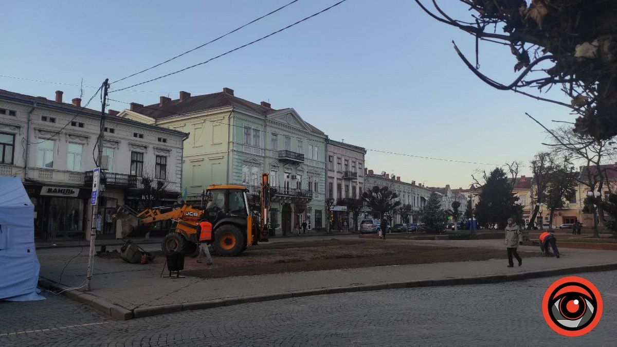 Все рівно: на площі Відродження закінчили демонтаж 1