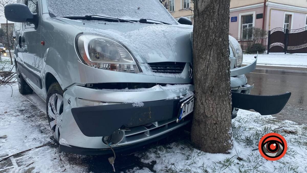 "Підрізав" і втік: у Коломиї трапилася ДТП 1