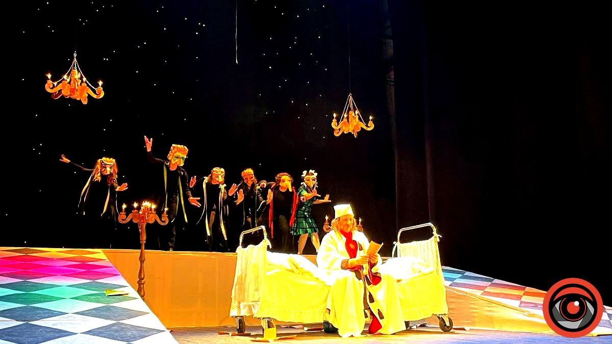 Нареготалися всмак: як коломийський театр давав прем'єру 14