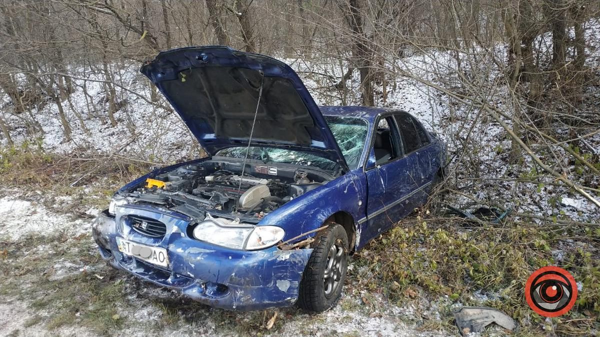 ДТП біля смт. Гвіздець: водія затиснуло в салоні 1