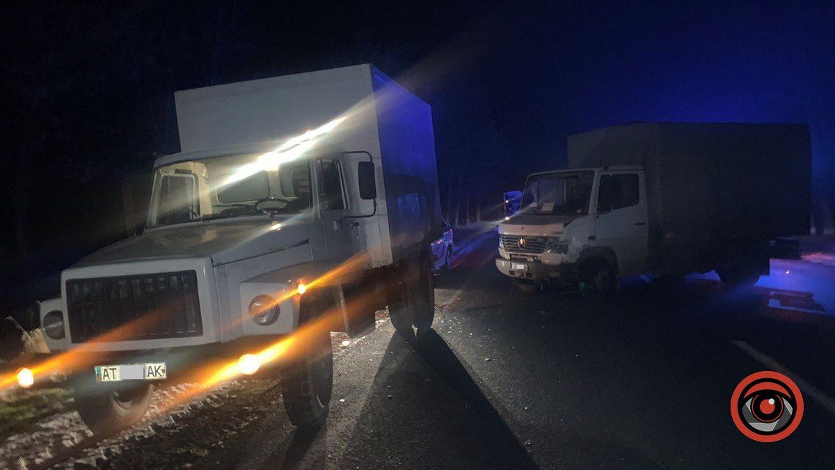 Під Коломиєю сталась масштабна аварія за участі чотирьох автівок 1