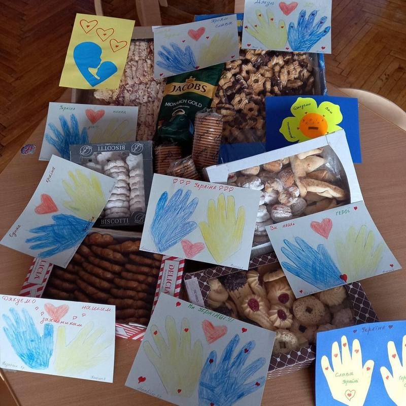 Колектив дитячого садка в Коломиї передав допомогу на передову 4