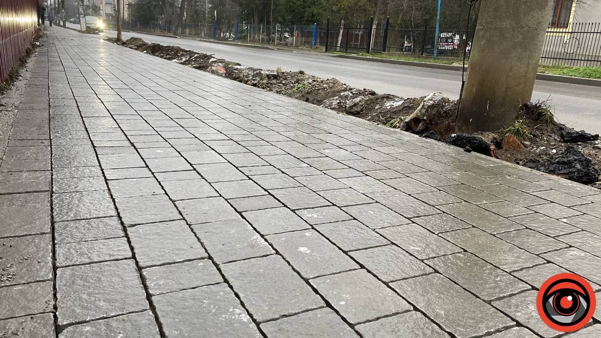 Частину тротуарів на вул. Чайковського в Коломиї відремонтували 1
