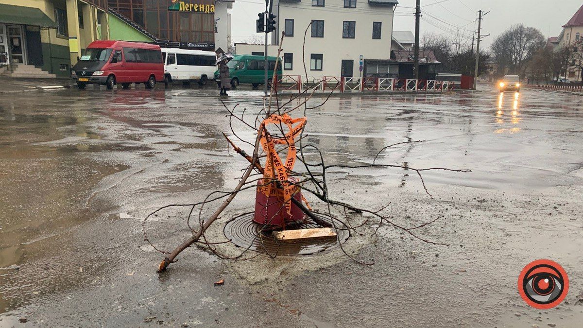 Новий "арт-об'єкт" на перехресті у Коломиї