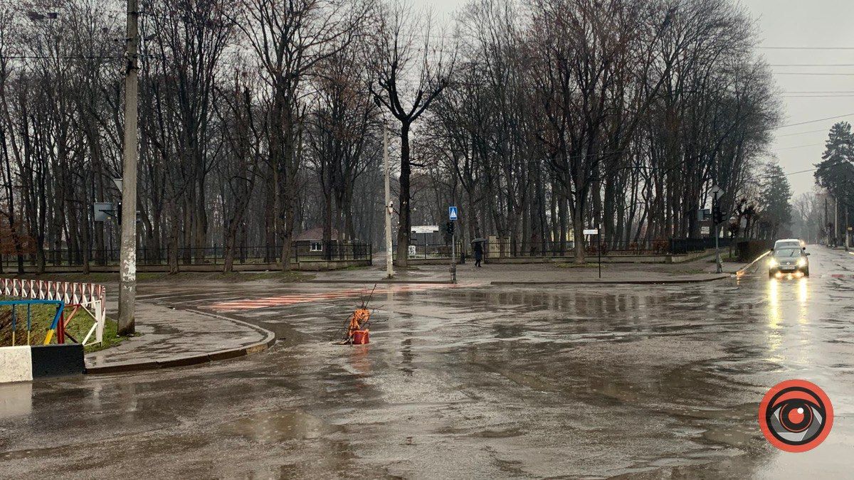 Новий "арт-об'єкт" на перехресті у Коломиї 1