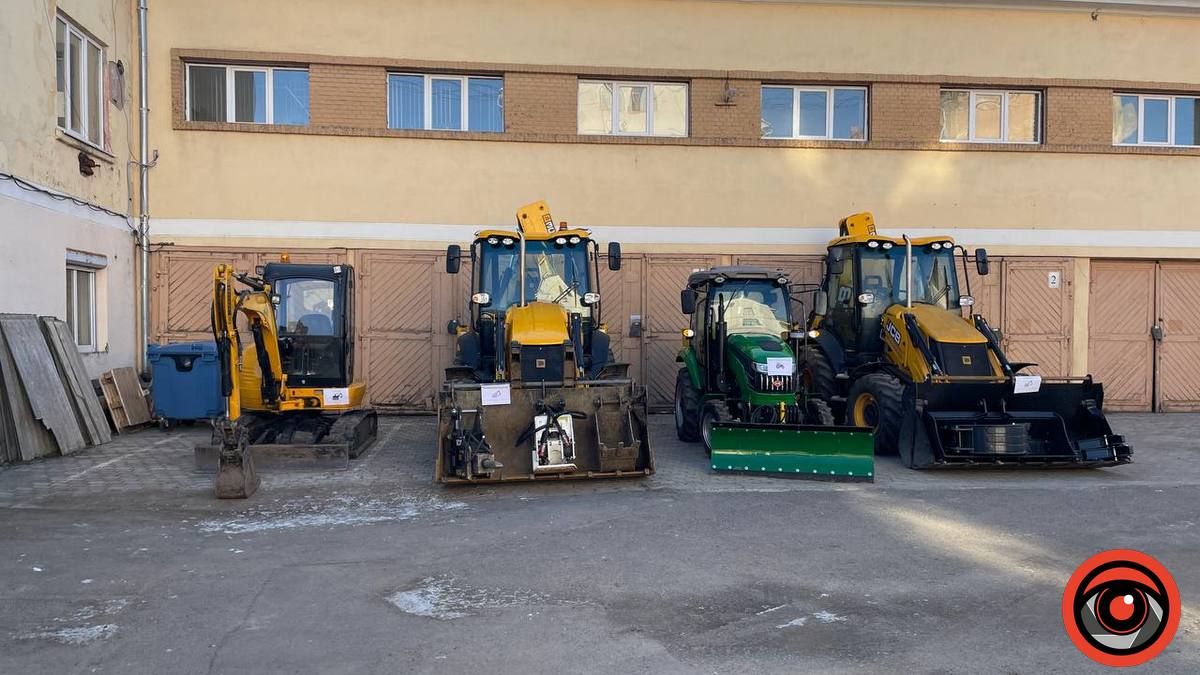 Автобуси, трактори, спецтехніку та легковик: що придбала Коломия у 2021-2022 роках 6