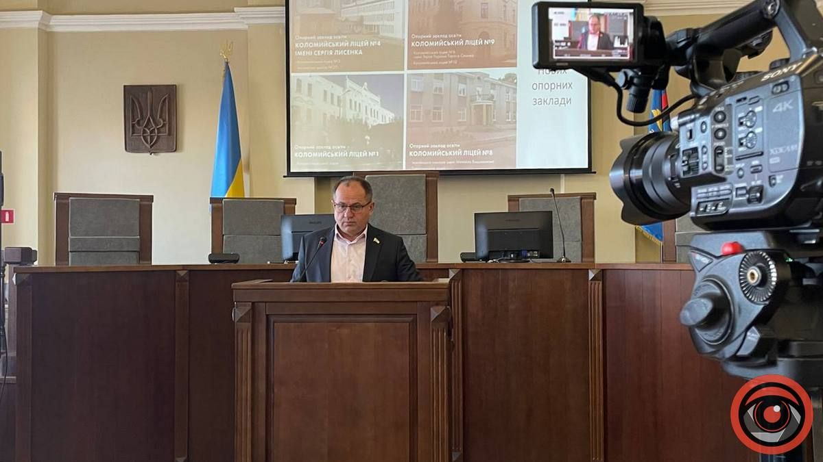 Скільки в місяць обходяться Коломиї чиновники в ратуші 1