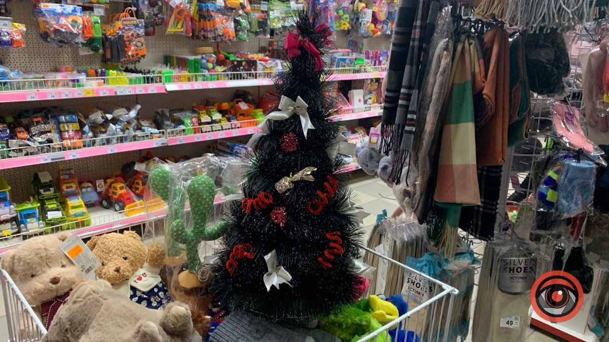 За скільки продають ялинки у Коломиї? 4