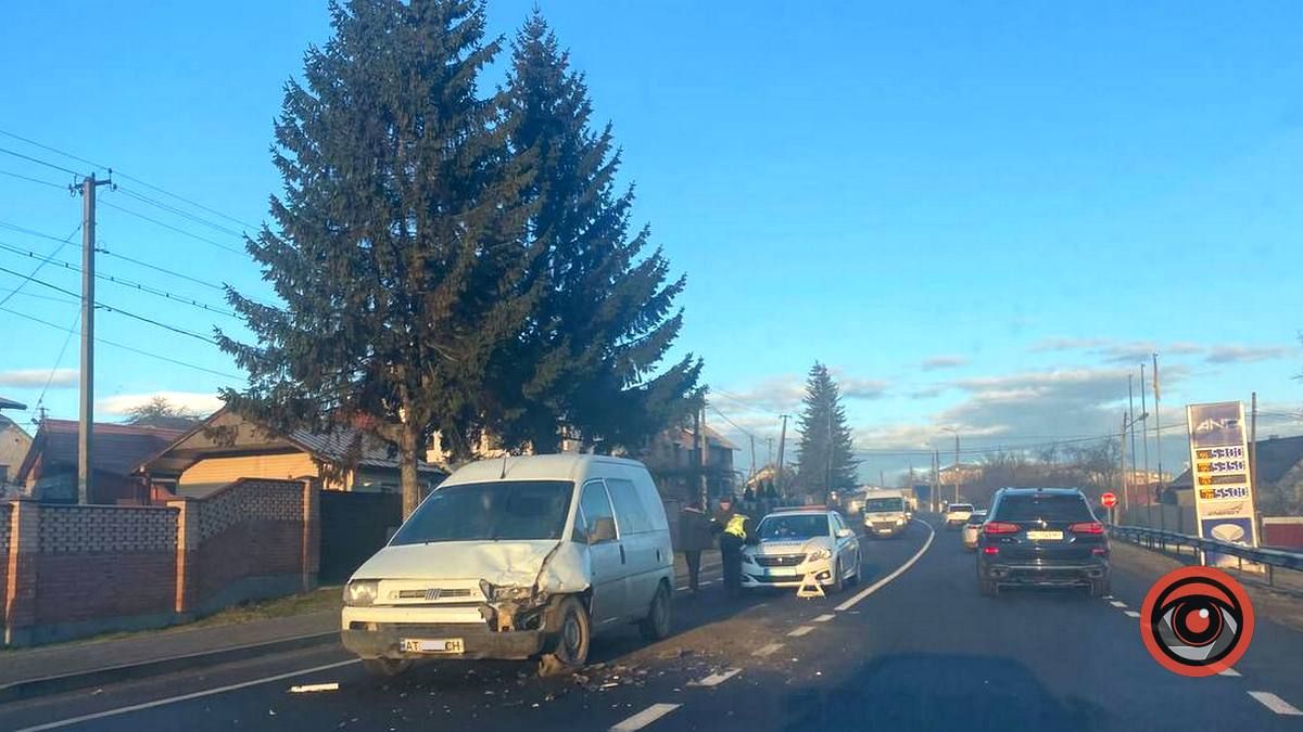 Під Отинією трапилась ДТП