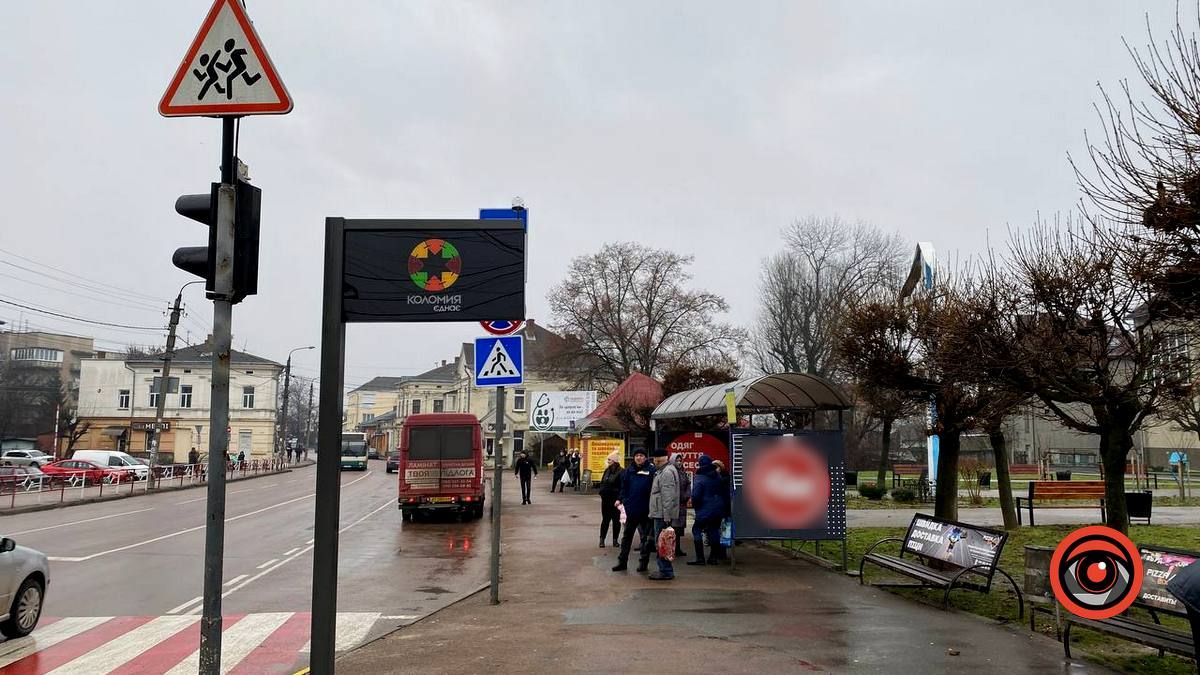 Ще два табло поставили на зупинках у Коломиї 4