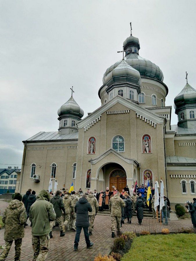 У Печеніжині попрощались із загиблим захисником Володимиром Недільським 2