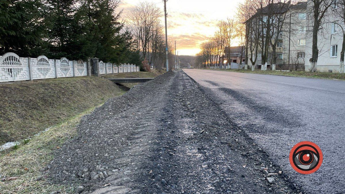 Асфальт на два дні: у П'ядиках розсипається нова дорога 5