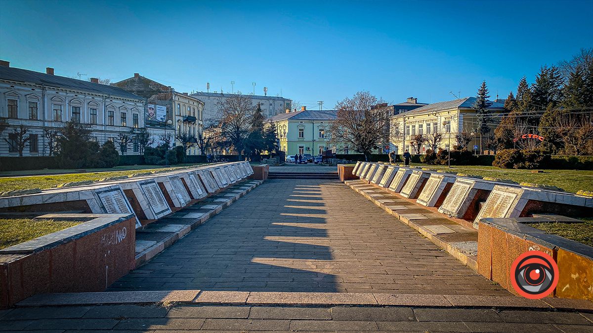 Історія руйнації: площа Коломиї, повна скорботи 9