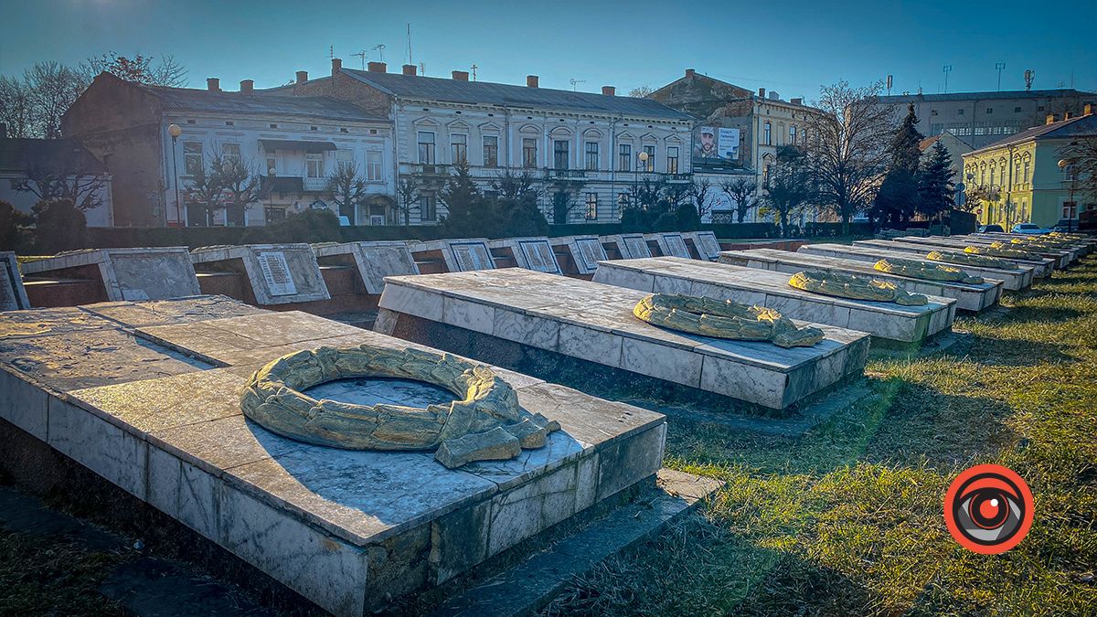 Історія руйнації: площа Коломиї, повна скорботи 15