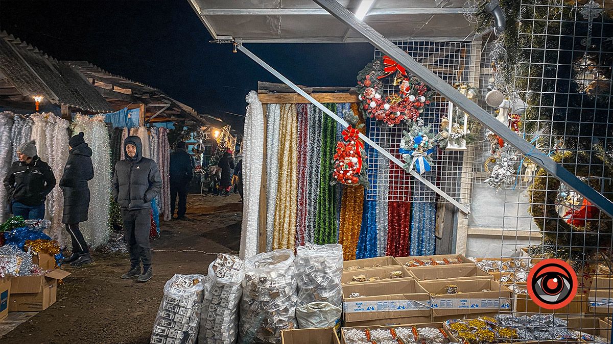 Базар у Кутах: божі ціни і купа краму 1