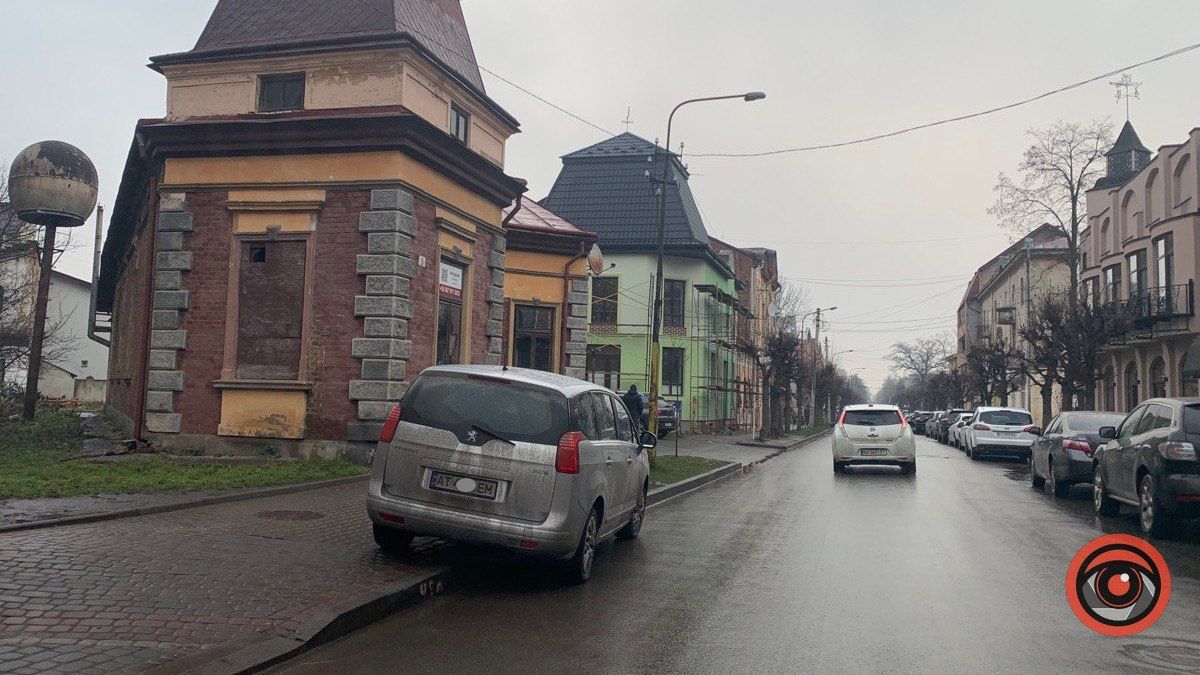 Не робіть, як вони: на Січових Стрільців паркувальний хаос 3