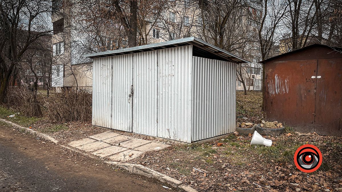 Сміттєзвалище біля смітника: що твориться на вулиці Богуна? 7