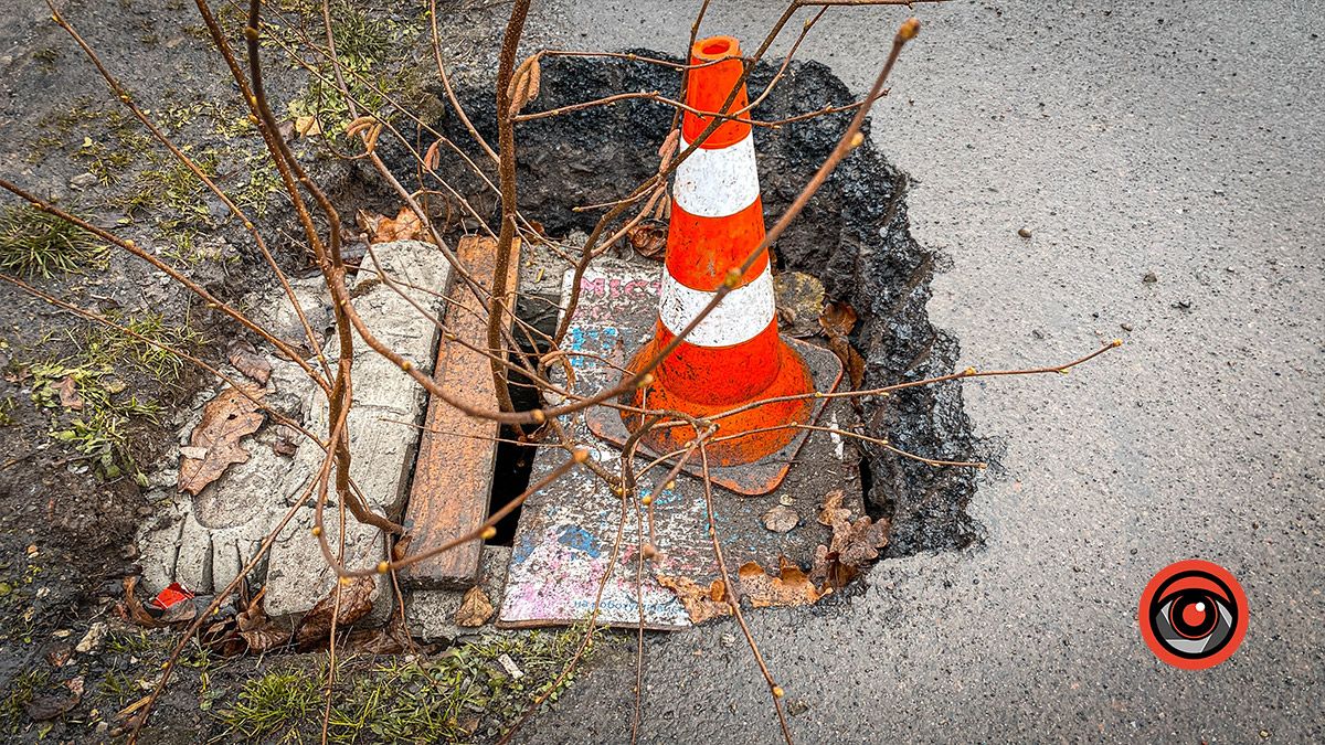 Зробили і... переробили: нову дорогу на вул. Старицького в Коломиї вже латали 6