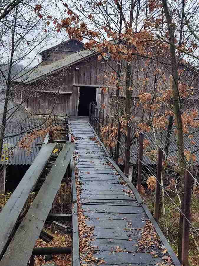 До уваги інвесторів: на Прикарпатті продаються діючі заводи 15