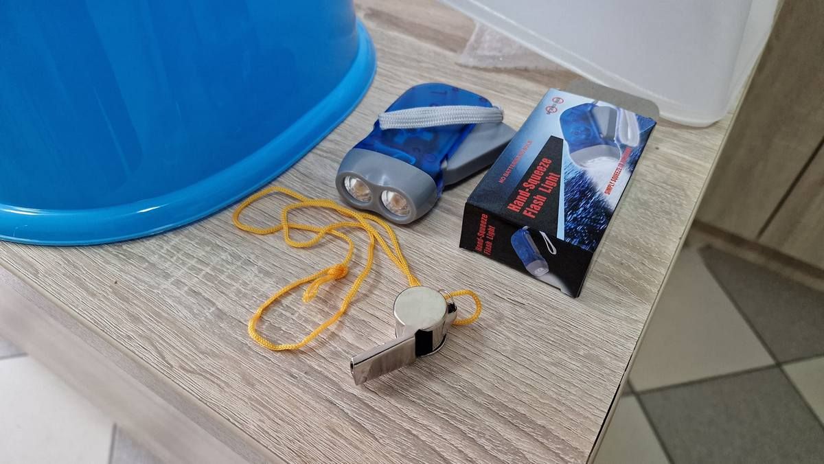 З-за кордону приїхала допомога для укриттів у ОСББ Коломиї 2