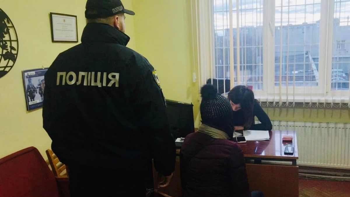 Аферистка з Печеніжинської ТГ збирала гроші на нібито відновлення хати після пожежі