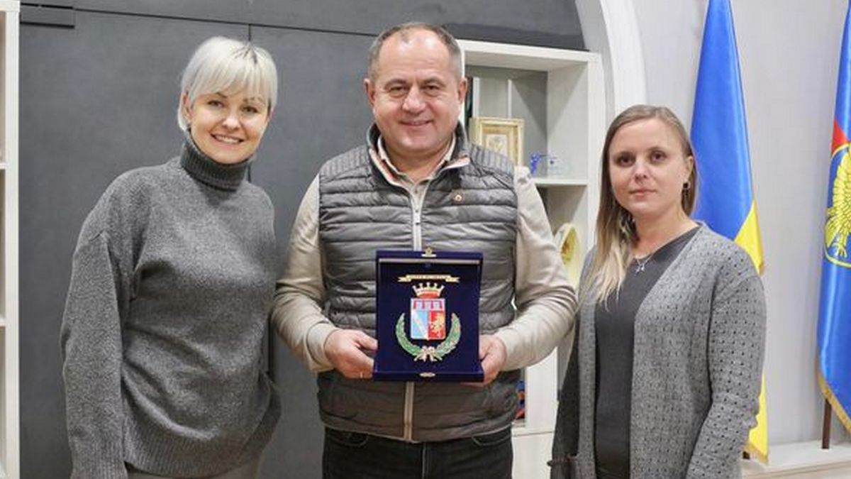 Коломиянка з Італії допомагає військовим і знайшла нашій громаді нового друга