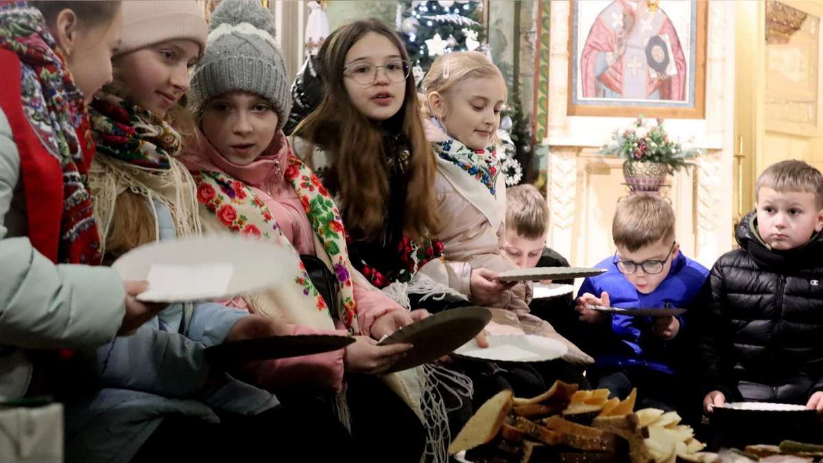 У Благовіщенській церкві організували розколяду 5