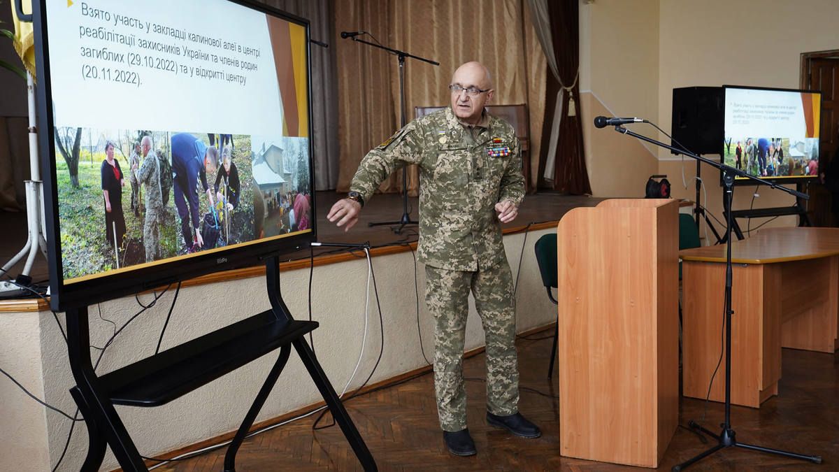 Рідним загиблих загиблих розповіли, як виглядатиме площа Героїв і вшанування воїнів 7