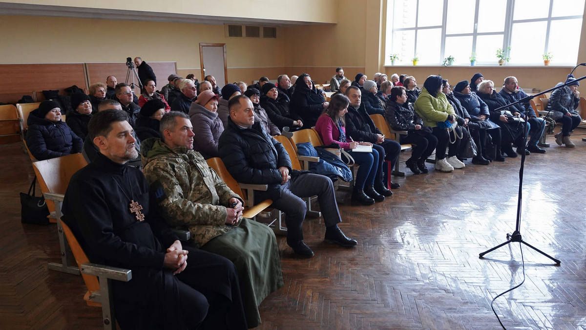 Рідним загиблих загиблих розповіли, як виглядатиме площа Героїв і вшанування воїнів 3