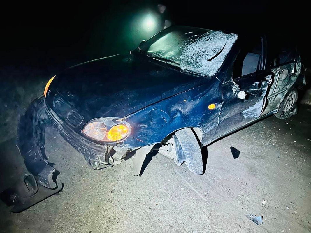 ДТП на Косівщині: водій на швидкості влетів у паркан і збив трьох людей 1