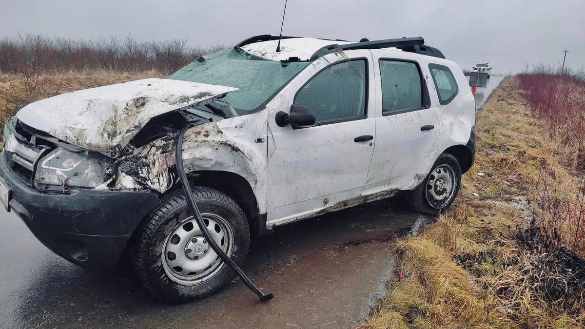 ДТП на Коломийщині: троє пасажирів у лікарні, водій не травмувався 2