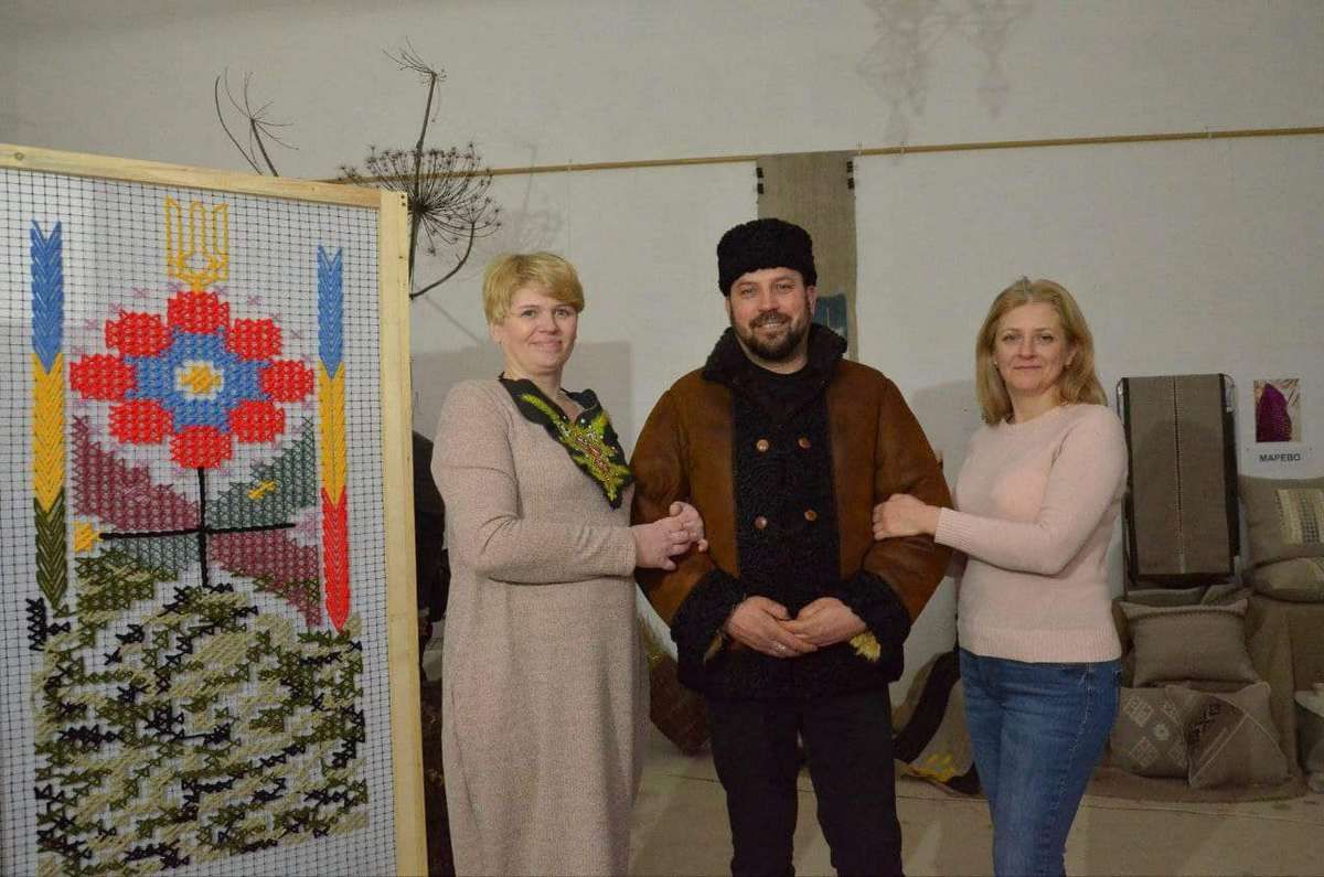 Коломиянам показали текстиль з ручною вишивкою майстрині Олени Федасюк 4