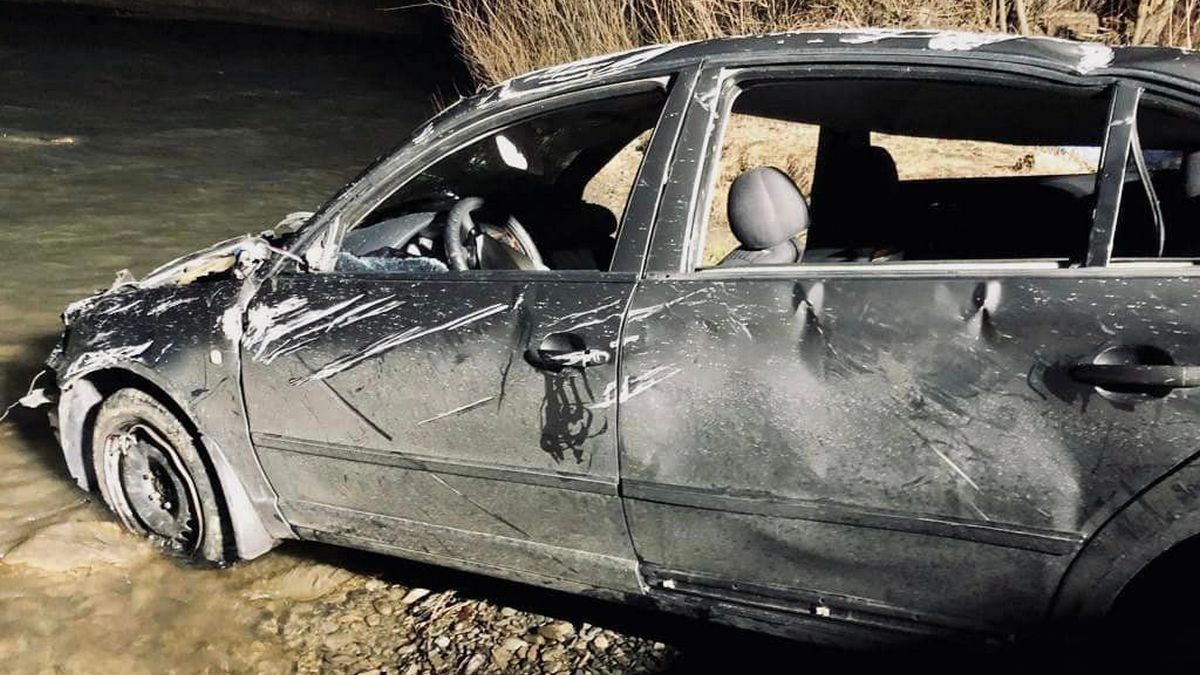 У Верховині сталася смертельна ДТП: автівка з'їхала у Черемош 1