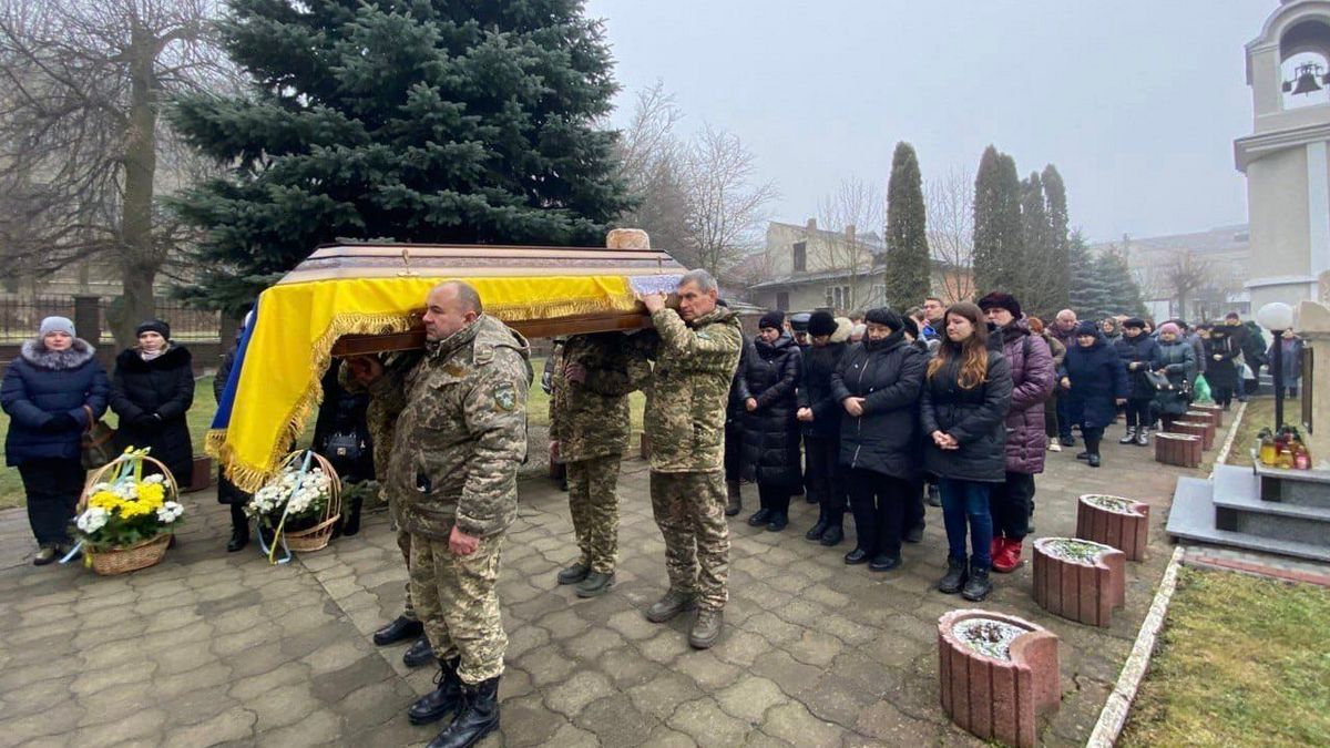 Загиблого Героя з Городенки Володимира Долинського провели у останню дорогу 4