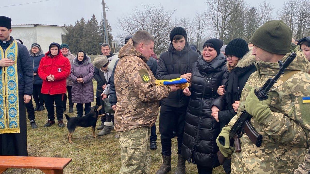 Загиблого Героя з Городенки Володимира Долинського провели у останню дорогу 9