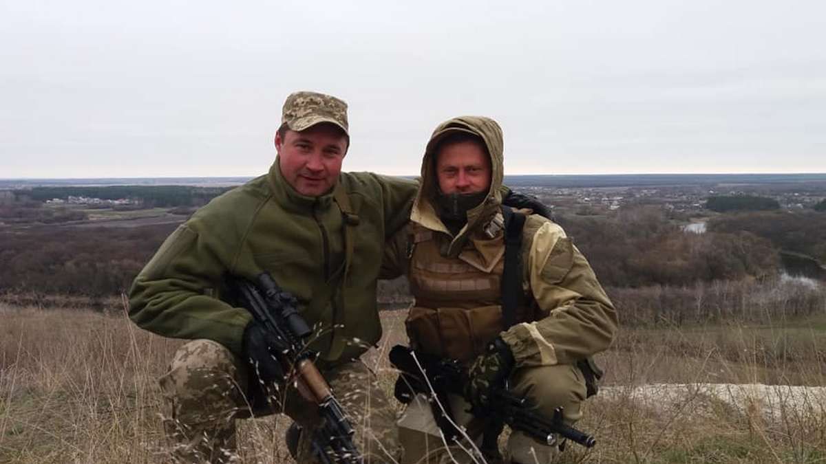 Андрій Сенюк та Ігор Авдєєв у зоні бойових дій, 2018 р. Андрій Сенюк загинув при виконані у листопаді 2022 року