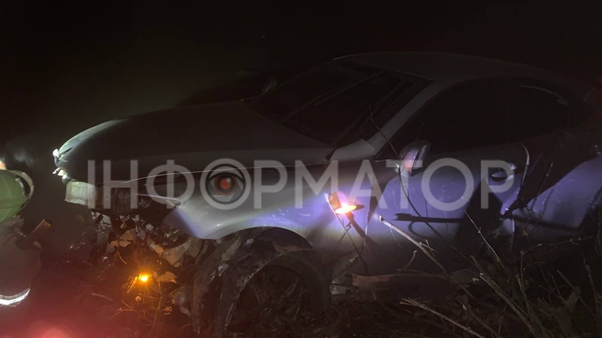 На Коломийщині машина злетіла з моста 1