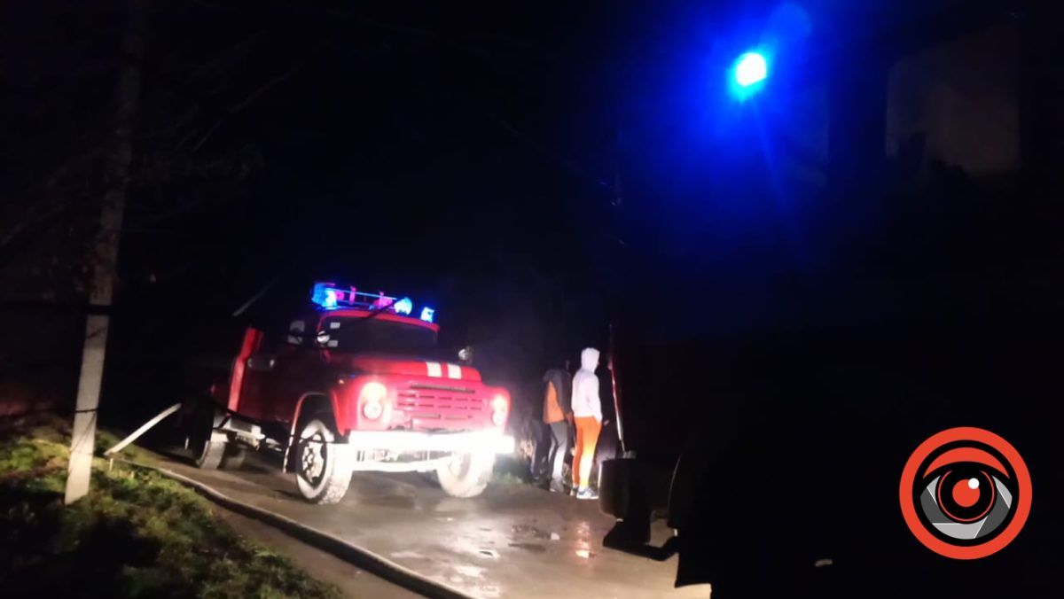 На Снятинщині горів житловий будинок 2